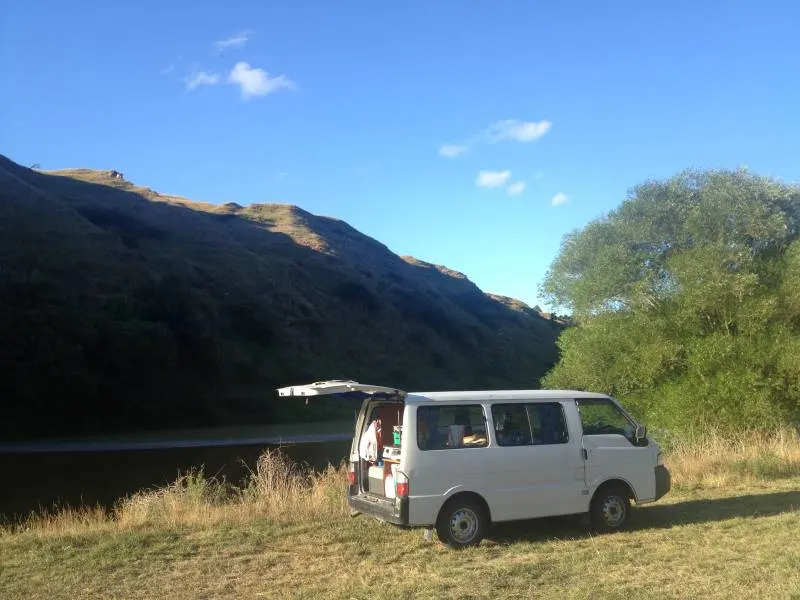 Free camping in New Zealand - tips and where to find these free campspots