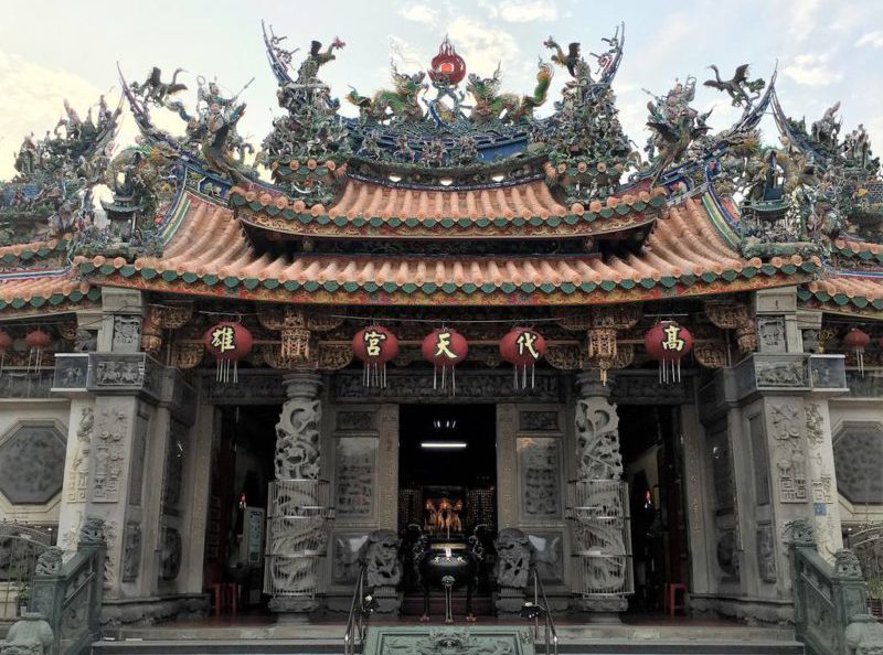 The colorful Dai Tian Temple in Kaohsiung, Taiwan