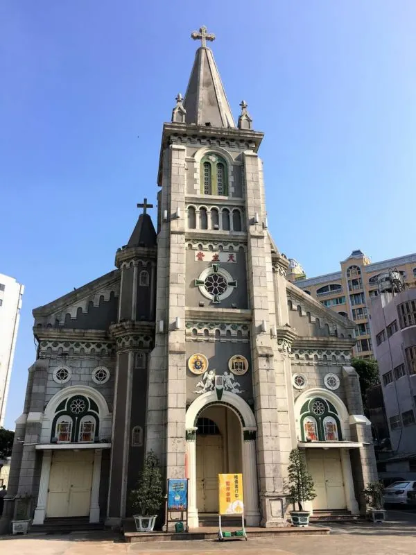 During our sightseeing tour around Kaohsiung we came across the Holy Rosary Cathedral