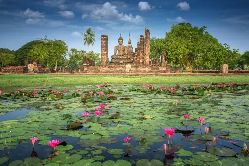 sukhothai-historical-park-phenomenalglobe.com